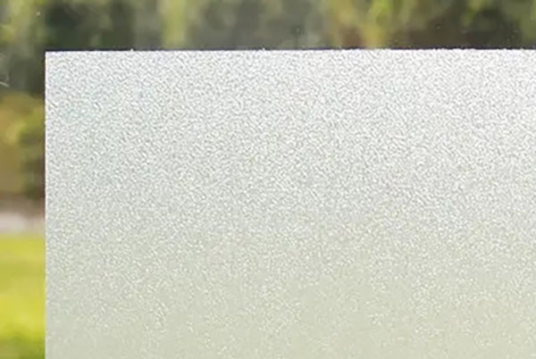 玻璃激光打磨砂跟傳統(tǒng)磨砂工藝有什么不同？