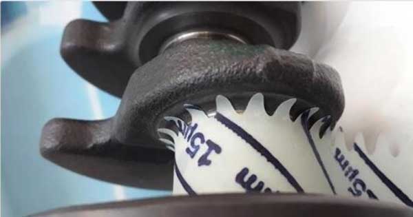 為什么激光精細(xì)加工磨料膜對(duì)凸輪軸或曲軸如此重要？(圖2)